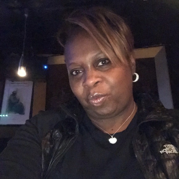 Meet your Posher, Valerie - Picture 1 of 1